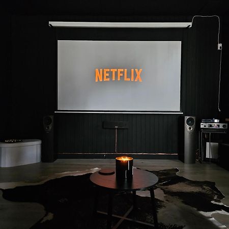 Black Box Cinema Appartement Avec Balneo Эпиналь Экстерьер фото